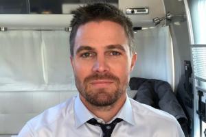 Arrow star Stephen Amell pays taxes in the US but can't vote