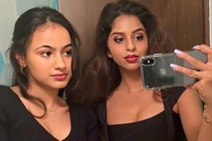 This photo proves that Suhana Khan's selfie game is strong!