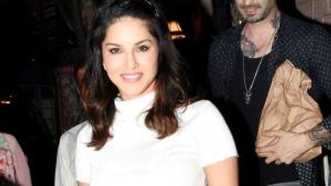 480px x 270px - Sunny Leone's blue skirt is winning the internet; buy it here
