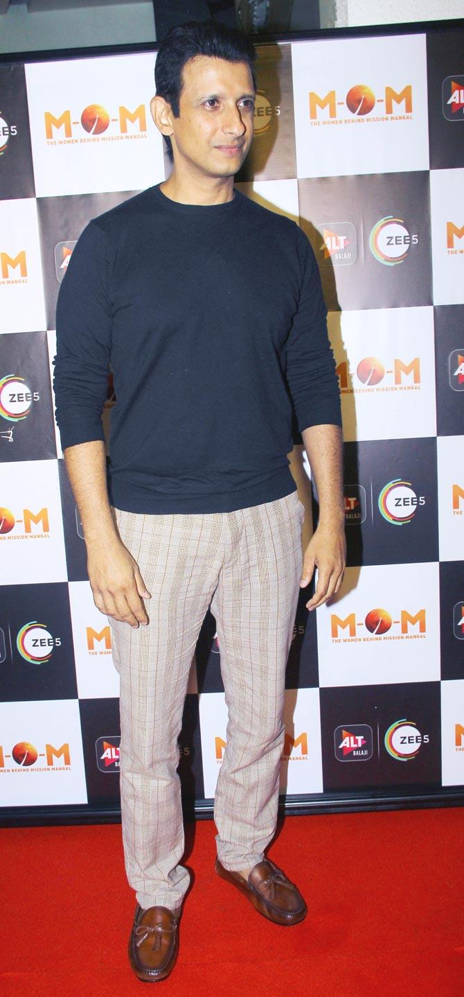 Sharman Joshi too attended the special screening of Mission Over Mars (M-O-M), that took place in Juhu's popular multiplex.
