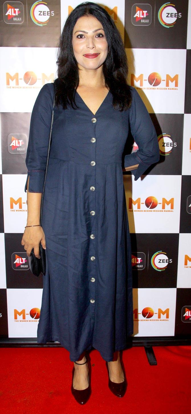 Shilpa Shukla opted for a blue shirt dress for the screening of Mission Over Mars (M-O-M).