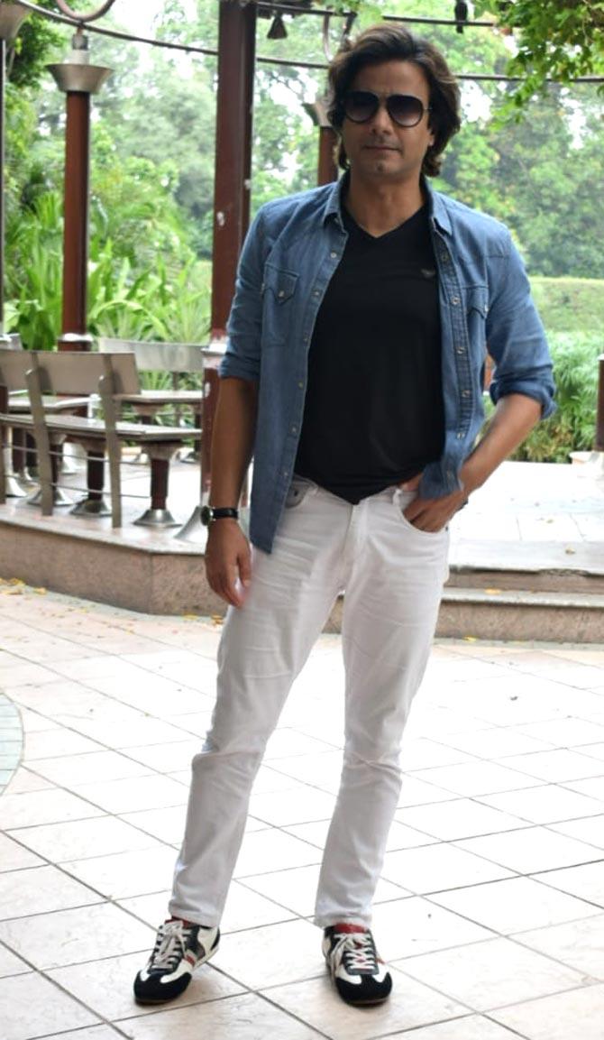 The makers of Section 375 were of a promotional event at a 5-star hotel in Juhu, Mumbai. Actors Rahul Bhat, Meera Chopra, Akshaye Khanna and Richa Chadha were snapped by the shutterbugs. All pictures/Yogen Shah and Pallav Paliwal
In picture: Rahul Bhatt at the promotional event.