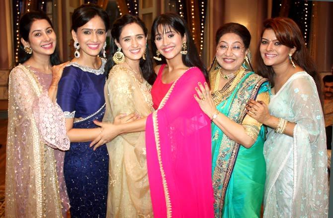 This year, Ganpati was extra special for producer Rajan Shahi and his team of the popular show Yeh Rishta Kya Kehlata Hai. The show has completed 3000 episodes on September  11, and the entire cast and crew were grateful to Bappa. All pictures/Yogen Shah