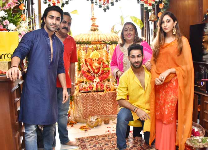 Aadar Jain, Armaan Jain with fiance Anissa Malhotra, parents Rima and Manoj Jain bid Lord Ganesh adieu on Thursday, September 12, which is observed as Anant Chaturdashi. All pictures/Yogen Shah