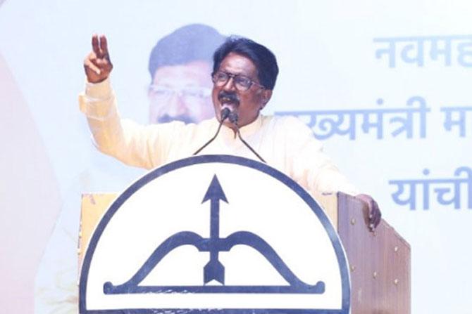 Arvind Ganpat Sawant from Shiv Sena received a B. Sc. degree from Bhavan's College of Mumbai. Before joining politics, he worked as an engineer with the state-owned Mahanagar Telephone Nigam Limited. 