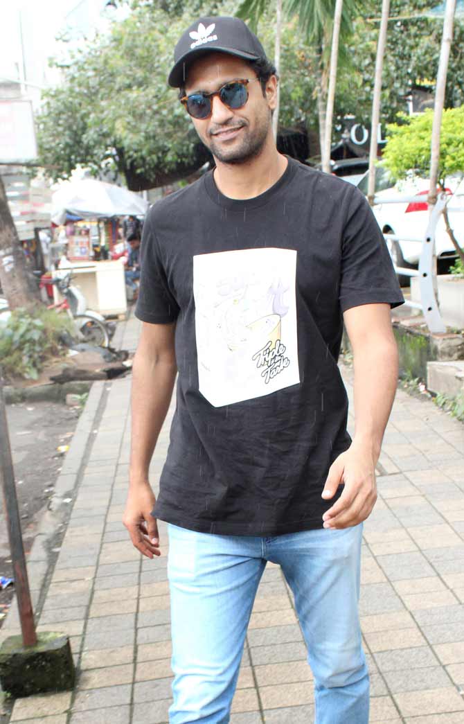 Vicky Kaushal was also spotted in Andheri. The Uri actor wore a black tee and denim which a black cap.
