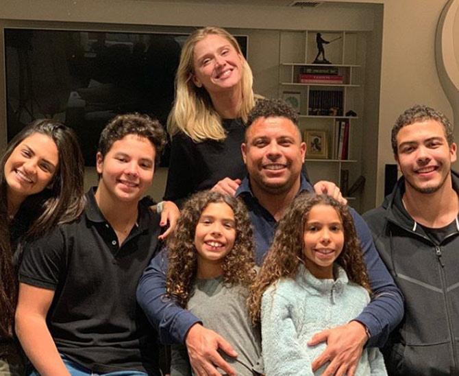 Ronaldo is the second-highest goalscorer in FIFA World Cup history. He has scored 15 goals for Brazil in the 3 World Cup appearances he made.
In picture: Ronaldo with girlfriend Celina Locks and kids