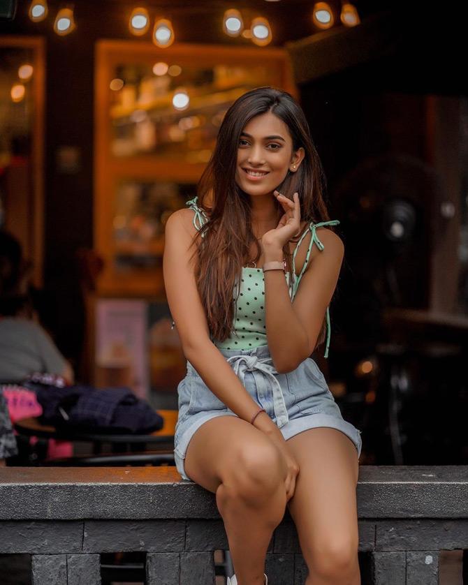 20-year-old Vaishnavi Andhale is an upcoming model from Mumbai and a stunning diva in the making. The millennial model describes herself as 'Fbb Colors Femina Miss India Maharashtra 2019'.