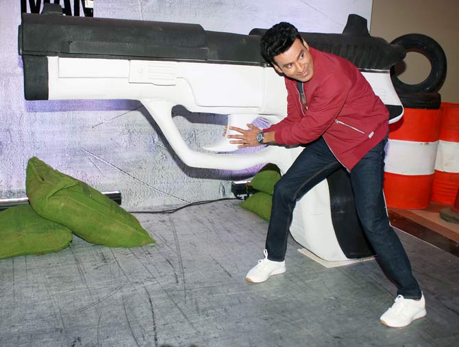 Created by the dynamic duo of Krishna D.K. and Raj Nidimoru, Amazon Original Series The Family Man is set to release on September 30.
In picture: Manoj Bajpayee was snapped goofing around with the prop present at the promotional event.