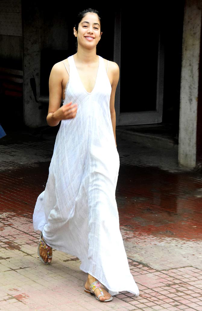 Janhvi Kapoor sported a pretty white maxi dress after her workout session in the city. Speaking of her work commitments, the actress will be a part of Gunjan Saxena: The Kargil Girl and Ghost Stories, an anthology film.