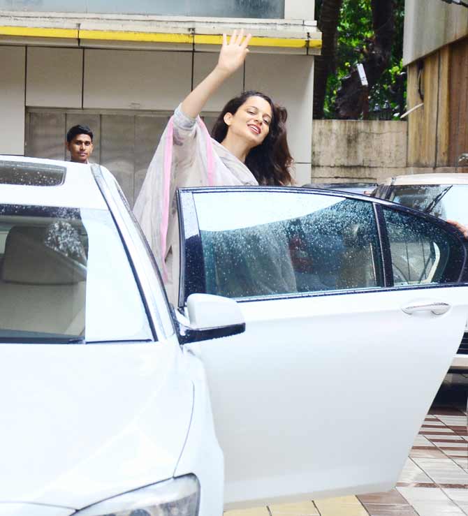 Kangana Ranaut, who currently in prep mode for her upcoming film Jayalalitha biopic, was spotted at a dance studio in Bandra. The actress looked pretty in her traditional attire.