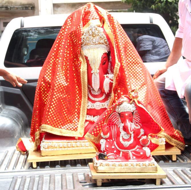Ganesh Chaturthi has arrived! A lot of celebrities, like every year, have brought Lord Ganesha home. From Shilpa Shetty Kundra to Salman Khan, many actors will be celebrating Ganpati on a huge scale. All pictures/Shadab Khan and Yogen Shah