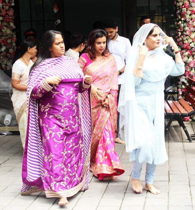 Aayush Sharma will be seen sharing the screen space with Isabelle Kaif, who is yet to make her Bollywood debut. The actress will be first seen in Time To Dance, opposite Sooraj Pancholi.
In picture: Arpita Khan Sharma with mother Salma Khan at her Bandra home.