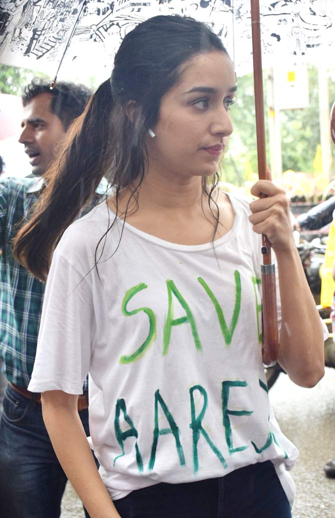 Shraddha Kapoor along with hundreds of concerned Mumbaikars braved the rain on Sunday to form a 5km-long human chain, to protest against the Brihanmumbai Municipal Corporation's (BMC) approval to remove 2,646 trees for the Metro III car shed in Aarey Colony. They have planned another human chain. All pictures/Yogen Shah