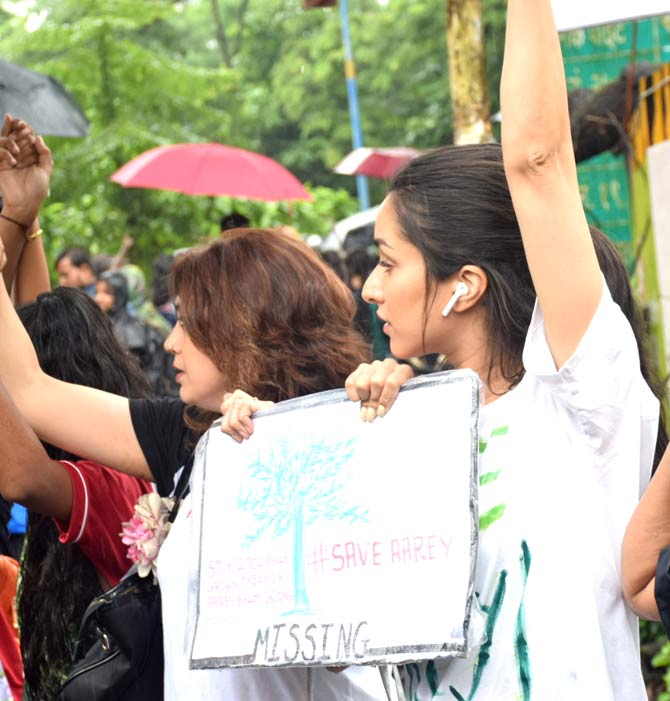 Being a public figure, Shraddha Kapoor feels the responsibility to create awareness about our society going to the grave. The actress joined protestors rallying to save 2700+ trees, which are in danger of being chopped down in Mumbai's Aarey Colony region. The trees could soon be felled to make way for Mumbai's Metro extension, which has got the indigenous, environmentally conscious populace up in arms.
