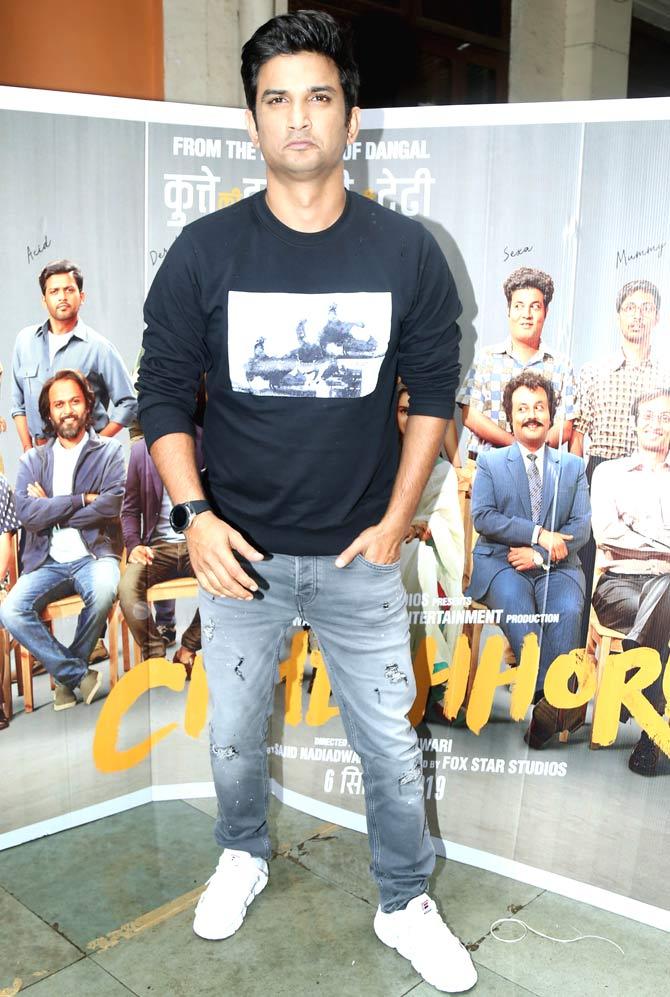 Shraddha Kapoor, Sushant Singh Rajput and the entire cast had an interaction session with some college students ahead of the release of their upcoming flick, Chhichhore. All pictures/Yogen Shah
In picture: Sushant Singh Rajput sported a black sweatshirt, paired with distress denim and white sneakers.