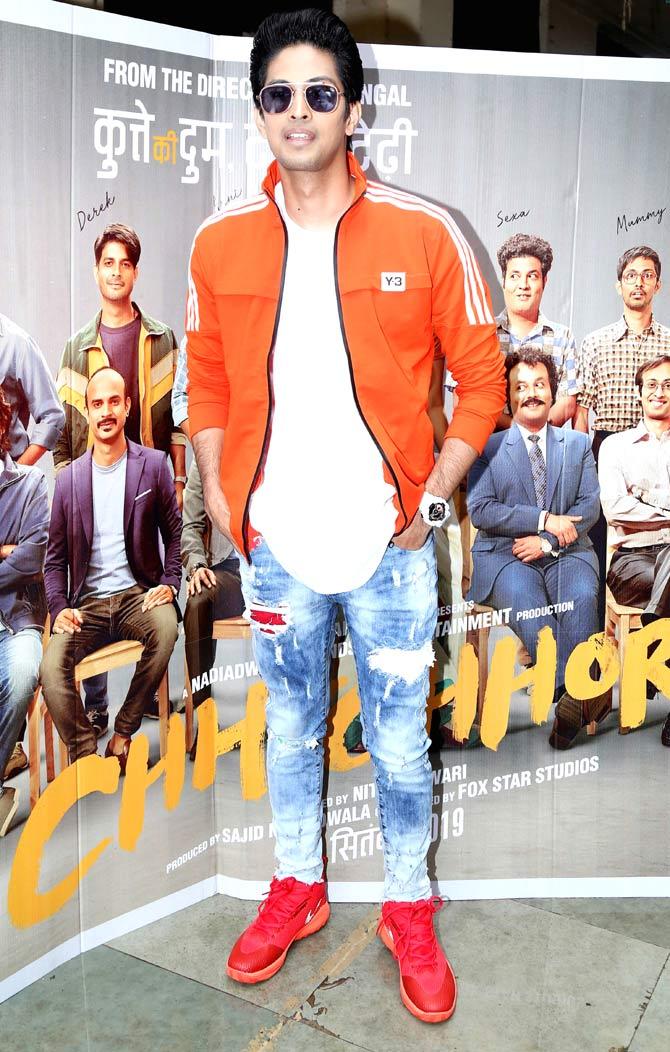 The other characters that the audiences are sure to enjoy watching onscreen are that of Sexa and Mummy, portrayed by Varun Sharma and Tushar Pandey, respectively.
In picture: Tushar Pandey posed for the paparazzi when clicked at the event hosted in Mumbai.
