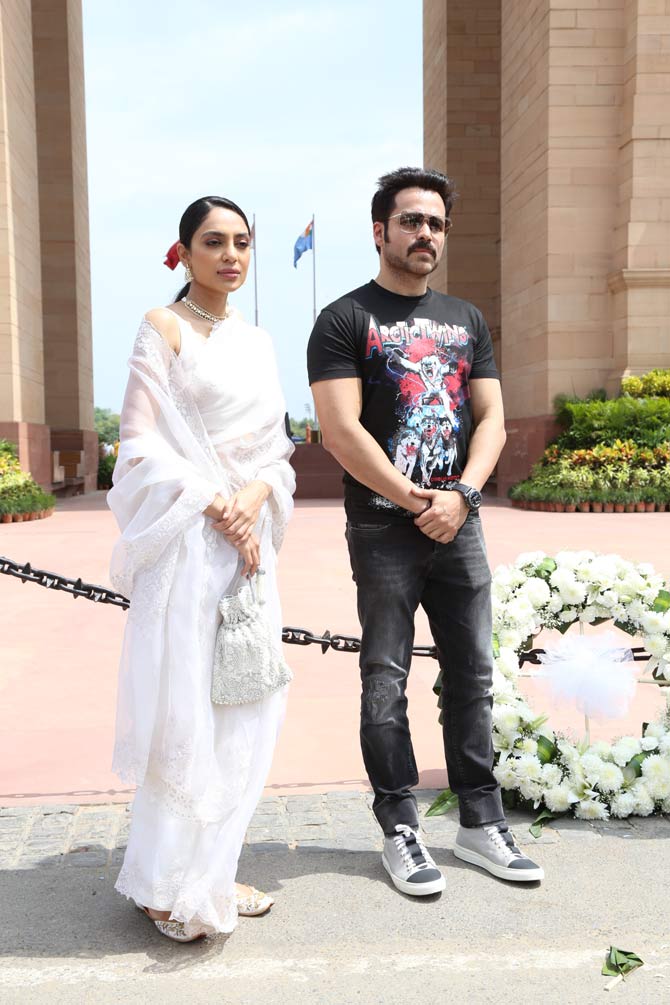 A Shah Rukh Khan production with Netflix, Bard Of Blood, will hit the digital route on September 27, 2019. The makers are currently on a promotional spree. All pictures/Pallav Paliwal
In picture: Sobhita Dhulipala with Emraan Hashmi at Amar Jawan Jyoti in Delhi.