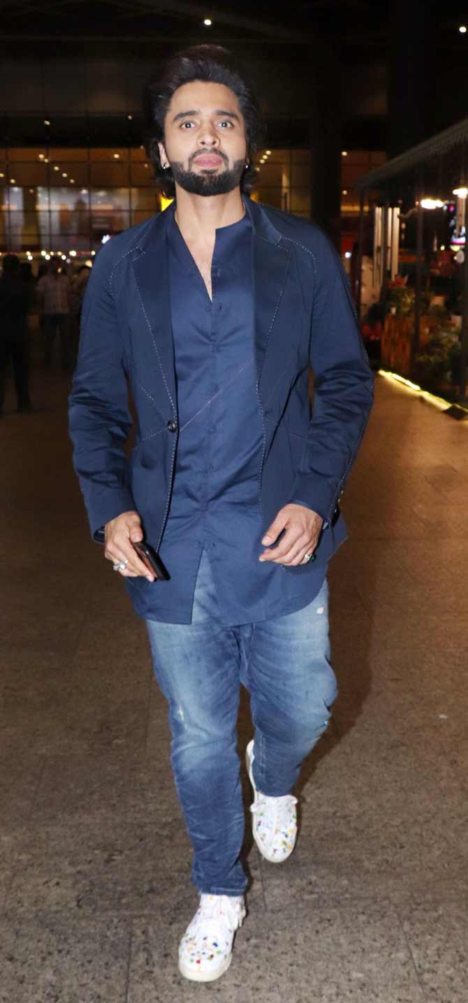Jackky Bhagnani was also spotted at the Mumbai airport. On the professional front, Jackky is currently producing Varun Dhawan and Sara Ali Khan-starrer Coolie No. 1.