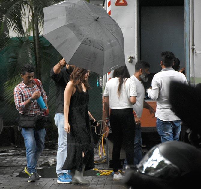 Alia Bhatt was spotted on the sets of Sadak 2 in Mumbai. (All pictures/Yogen Shah)