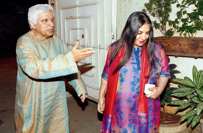 Javed Akhtar and Shabana Azmi walk the talk at a film screening in Juhu. Pic/Satej Shinde