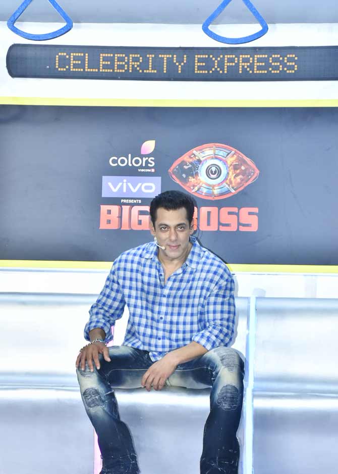 For the unversed, the reality show, Bigg Boss has moved from its regular location in Lonavala to Mumbai's Goregaon Film City for season 13. The show, which is all set to entertain the audience from September 29, Art director Omung Kumar, who has been designing the set for the reality show Bigg Boss for years now, decided to go plastic-free for the 13th season.