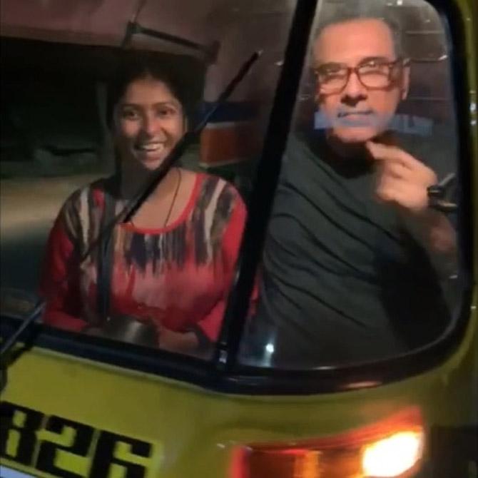 Boman Irani was inspired by this Marathi actress named Laxmi, who also drives an auto, He greeted her on the road when he saw her and even took an auto ride! Sharing a video clip of the incident, Boman shared the inspiring story of how Laxmi juggled between the two jobs of acting in Marathi serials and driving an auto-rickshaw. In the video, Boman can be seen sitting next to her on the driver's seat. 