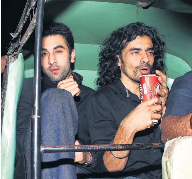 So Ranbir, along with director Imtiaz Ali, ran across the road, hailed a passing rickshaw, jumped into it and rushed for Bandra (his home). A rare experience for the Kapoor boy!