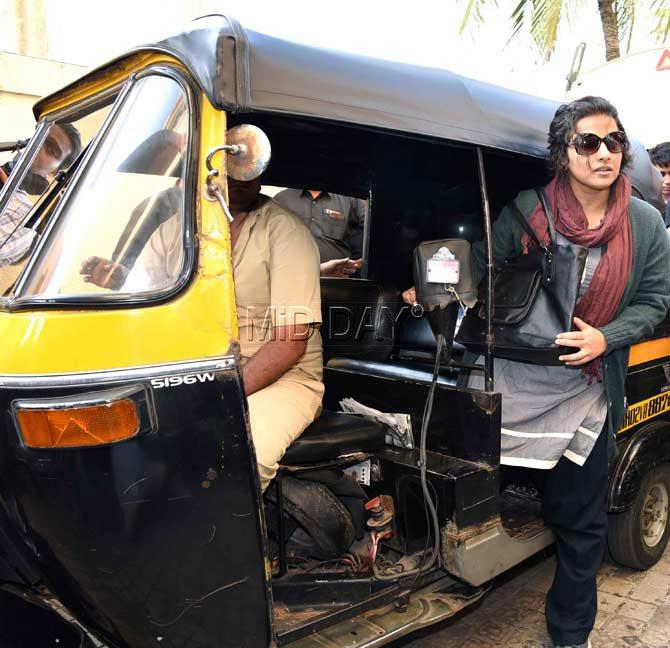 Vidya Balan took an auto ride at the trailer launch of her film Kahaani 2 in Juhu, Mumbai. Well, this was a part of her promotional strategy!