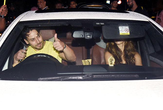 Earlier this week, Tiger Shroff and Disha Patani were spotted out enjoying dinner, what was interesting though, the duo was hiding their face with sun visor of their car.
