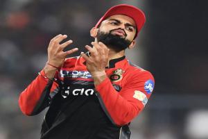 IPL 2017: de Villiers asks Aniket to bowl quicker ball; Kohli disagrees