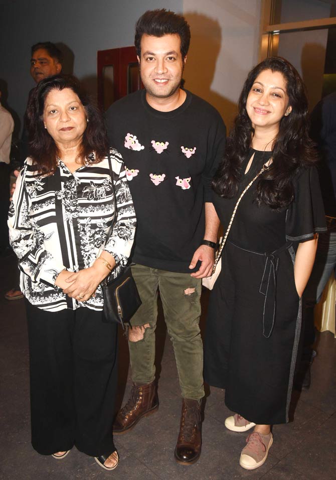 In the film, Sushant Singh Rajput essays the role of Anni, a boy who doesn't have the courage to face girls, especially Maya, played by Shraddha Kapoor. The other characters that the audiences are sure to enjoy watching onscreen are that of Sexa and Mummy, portrayed by Varun Sharma and Tushar Pandey, respectively.
In picture: Varun Sharma with guests at the special screening.