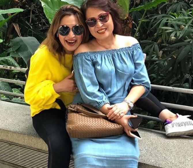Jwala Gutta shared this photo with her mother with an adorable captioned: Am a strong woman because a strong woman raised me!! #mom #momsrthebest