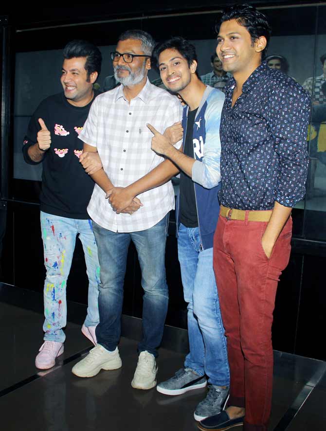 The cast and crew of Chhichhore posed for the cameras at the event. Apparently, Nitesh Tiwari has given audiences a glimpse into his own college days through the movie.