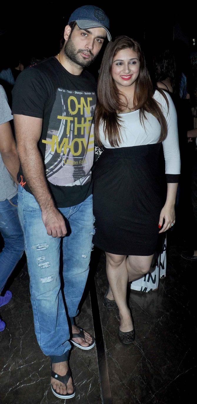 Vivian Dsena and Vahbij Dorabjee: They met on the sets of Pyaar Kii Ye Ek Kahaani and soon after tied the knot in 2013. However, the couple's marriage hit a rough patch in 2016 due to compatibility issues. After allegedly accusing Vivian Dsena of domestic violence, the couple lived apart for the past two years, and soon filed for a divorce. But their battle continues in court as both parties are sticking to their guns.
