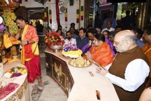 Amit Shah offers prayers at Siddhivinayak Temple on arrival in Mumbai