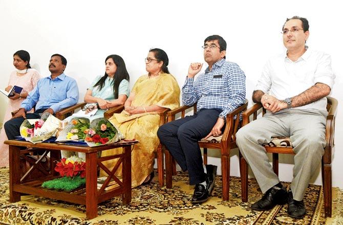 (From left) Stalin D, environment expert and Ashwini Bhide, director, MMRCL, Sashikala Vanjari, vice-chancellor, SNDT Women’s University, Praveen Pardeshi, Municipal Commissioner and Zoru Bathena, environmental activist