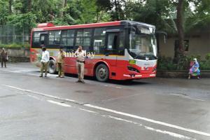 Mumbai: BEST electric bus catches fire in Mulund 