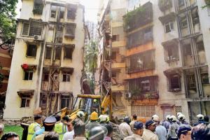 'I came out and a portion of the Khar building just collapsed'