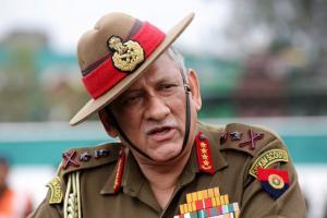 Army Chief meets kin of Param Vir Chakra Captain Salaria