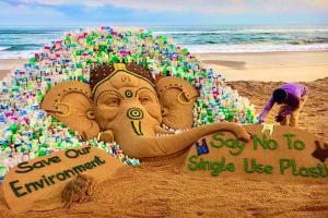 Artist Sudarsan Pattnaik' sand Ganesh is against plastic pollution