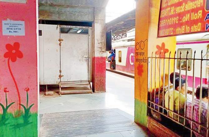 The narrow entrance to platform no. 1 at Ghatkopar station that mid-day had highlighted in its report. File pic