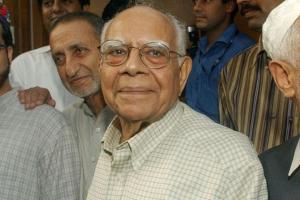 Former PM Manmohan Singh mourns demise of Ram Jethmalani