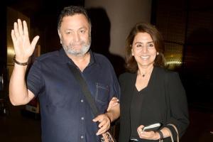 Rishi Kapoor returns home from New York with Neetu Kapoor after a year