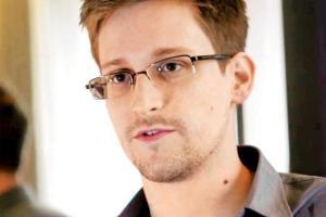 Edward Snowden calls on Macron, seeks asylum in France