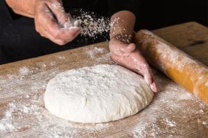 Turning sour (dough)