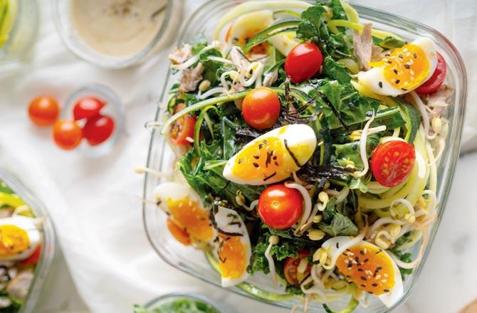 Tuna zoodle salad