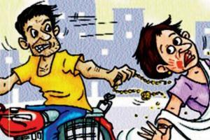 57-year-old woman gets dragged for '200 metres' in bag snatching bid