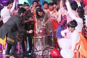 Kareena Kapoor Khan celebrates 39th birthday on the sets of DID