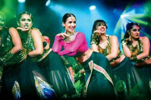 Malaika looks stunning as she dances to Chaiyya Chaiyya on her US tour